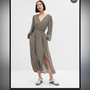 GAP Smocked Waist V-Neck maxi dress size M